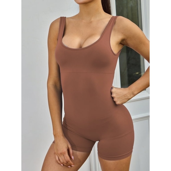 Workout V Back Scrunch Yoga Romper Size XL - Picture 2 of 7